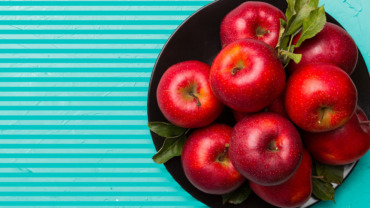 Bowl of fresh red apples.